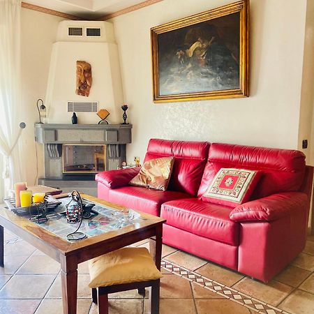 La Casa Di Erica Bed & Breakfast เนเปิลส์ ภายนอก รูปภาพ