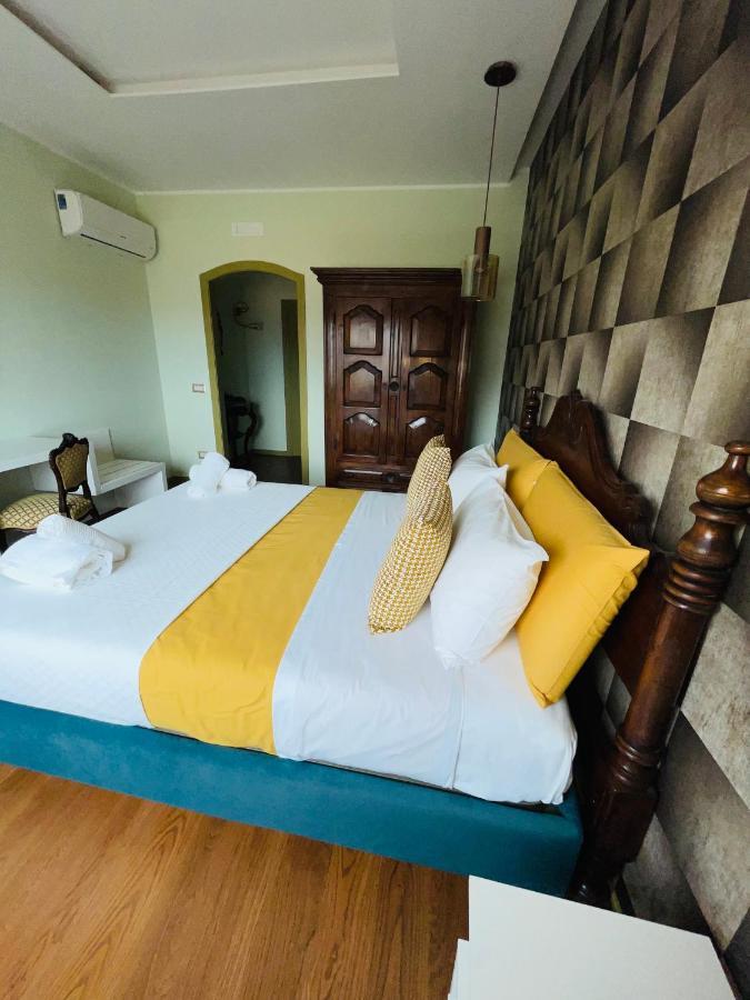 La Casa Di Erica Bed & Breakfast เนเปิลส์ ภายนอก รูปภาพ